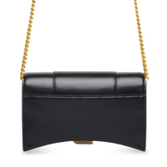 Hourglass Wallet On Chain in black shyni box calfskin, aged-gold hardware - Picture 3 of 4